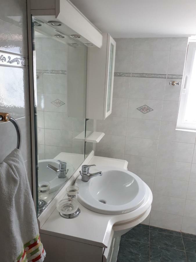 Sea View,Big And Comfortable Appartment In Voula Athén Kültér fotó